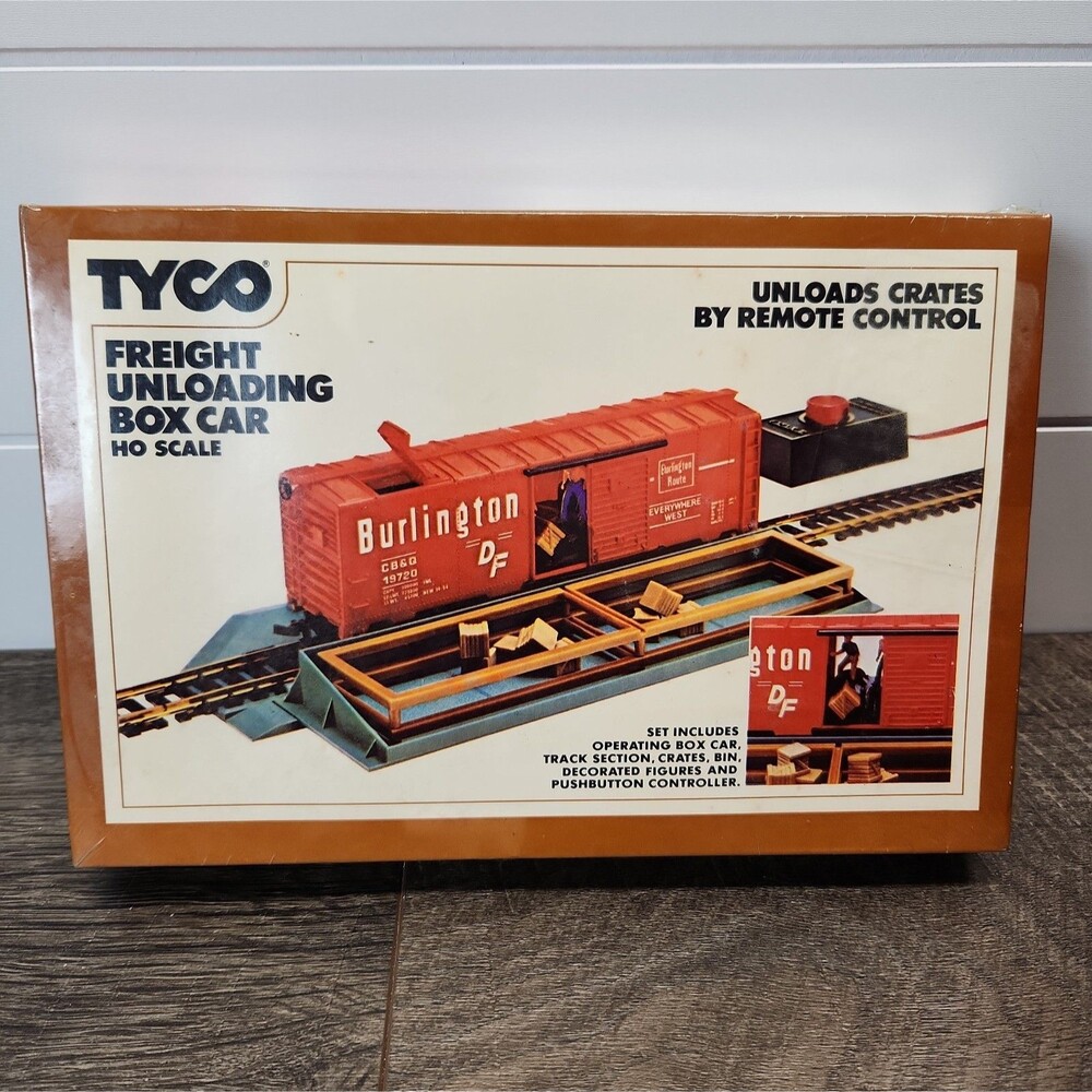 Vtg Tyco 930 Freight Unloading Box Car Sealed NIB HO Scale